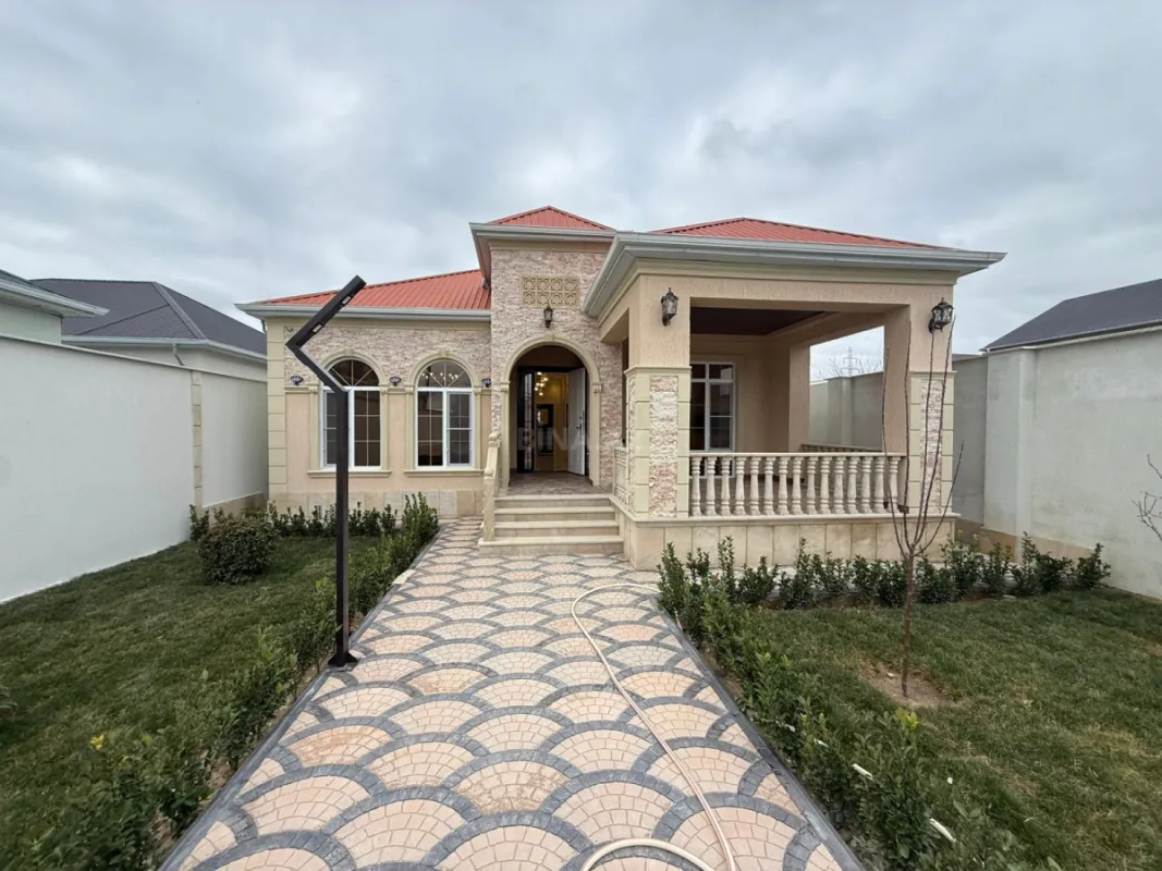 Satılır 4 otaqlı həyət evi 145 m²