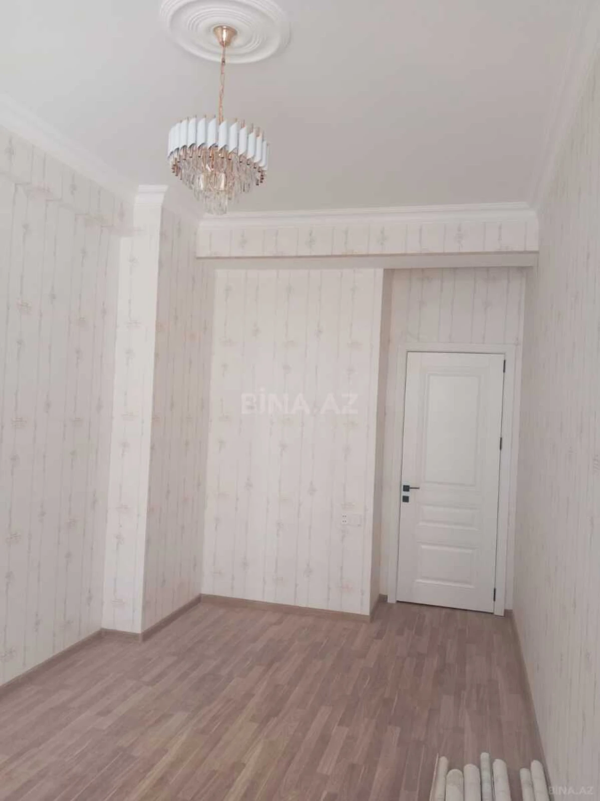 Satılır 2 otaqlı mənzil 99 m²