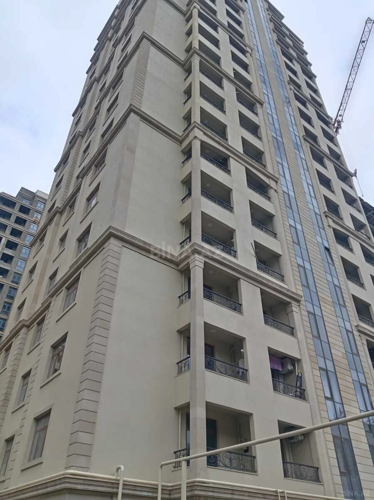 Satılır 2 otaqlı mənzil 99 m²