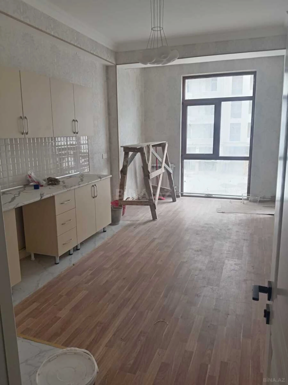 Satılır 2 otaqlı mənzil 99 m²