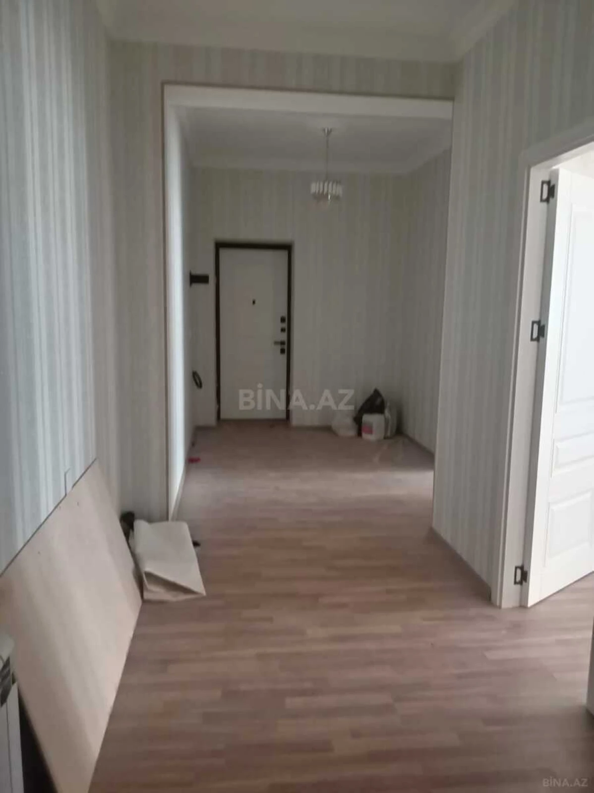 Satılır 2 otaqlı mənzil 99 m²