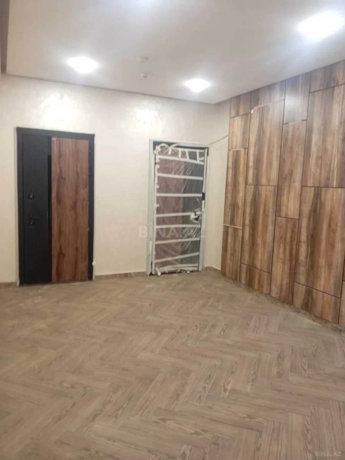 Satılır 2 otaqlı mənzil 99 m²