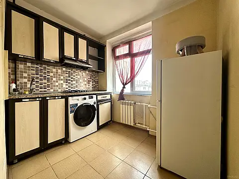 Satılır 1 otaqlı mənzil 35 m²