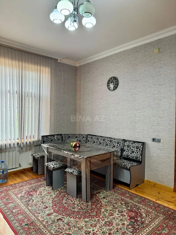 Satılır 7 otaqlı həyət evi 400 m²