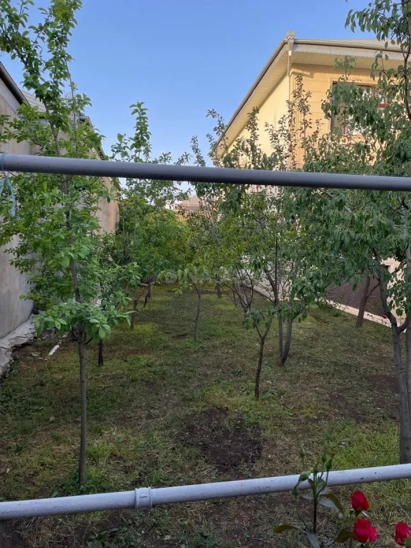 Satılır 7 otaqlı həyət evi 400 m²