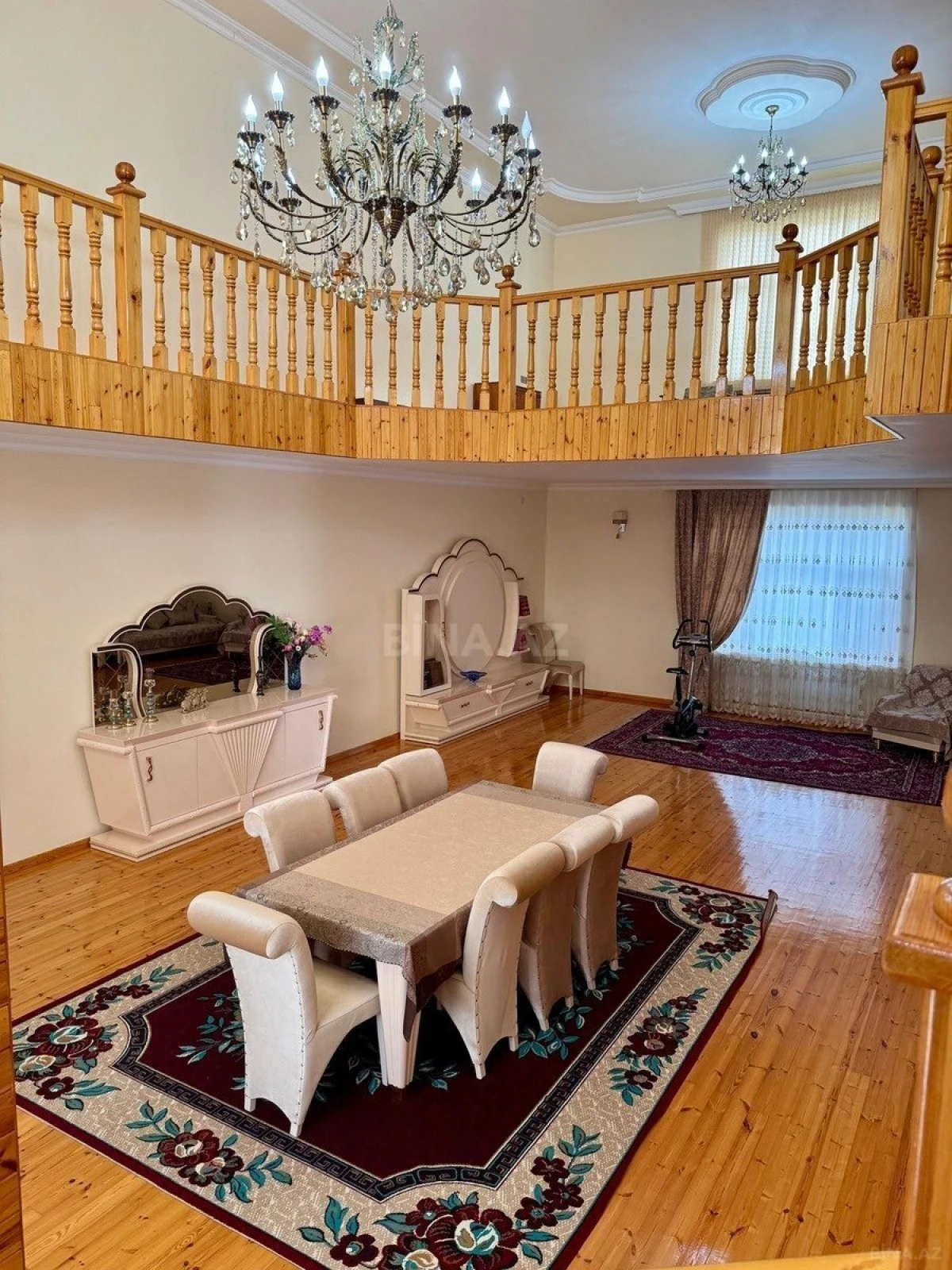 Satılır 7 otaqlı həyət evi 400 m²