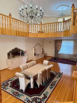 Satılır 7 otaqlı həyət evi 400 m²