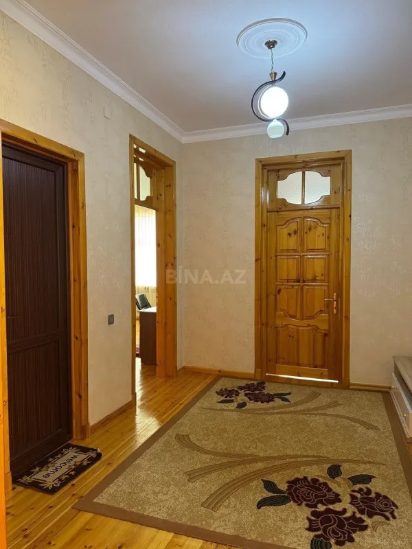 Satılır 7 otaqlı həyət evi 400 m²
