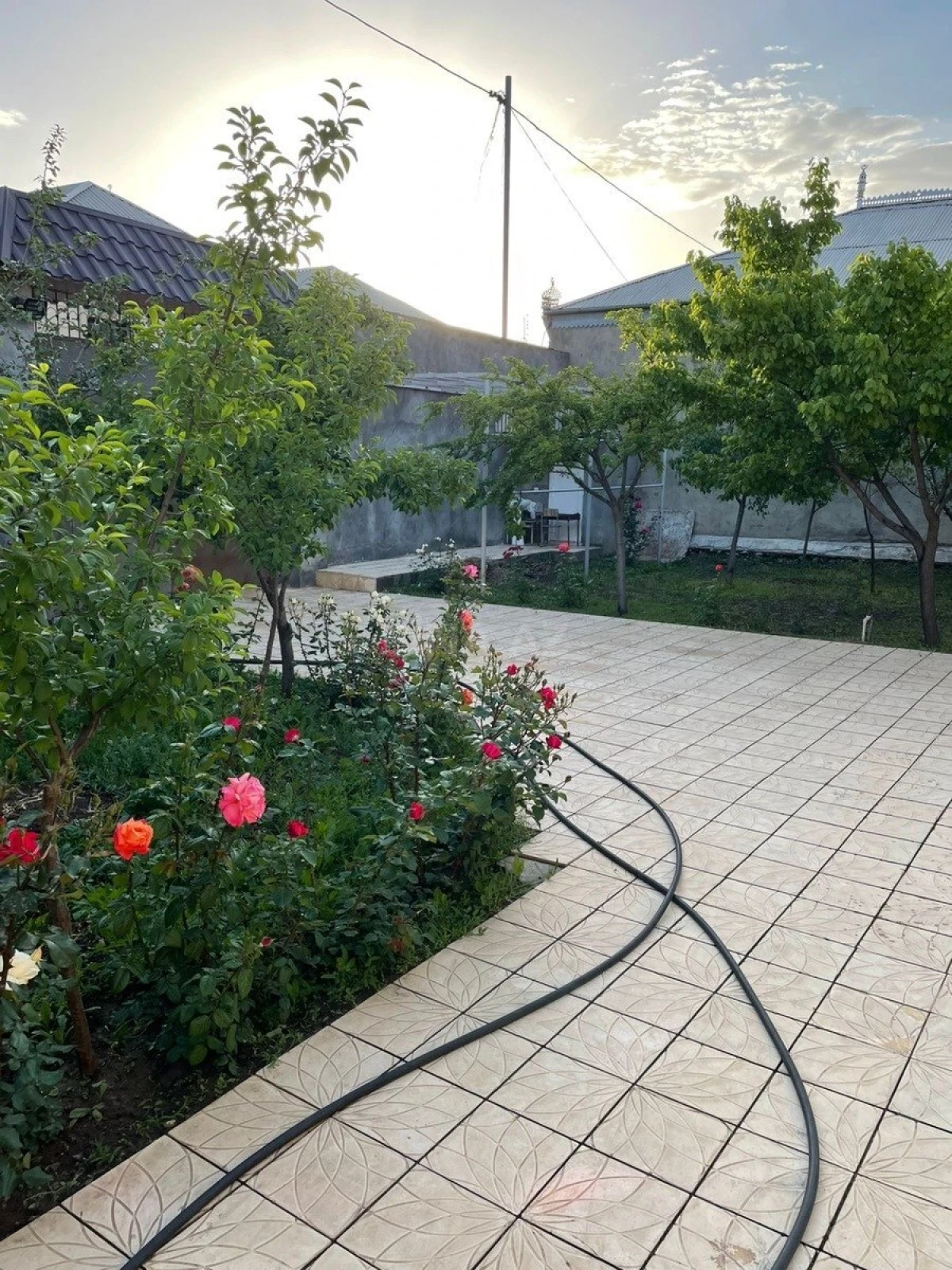 Satılır 7 otaqlı həyət evi 400 m²