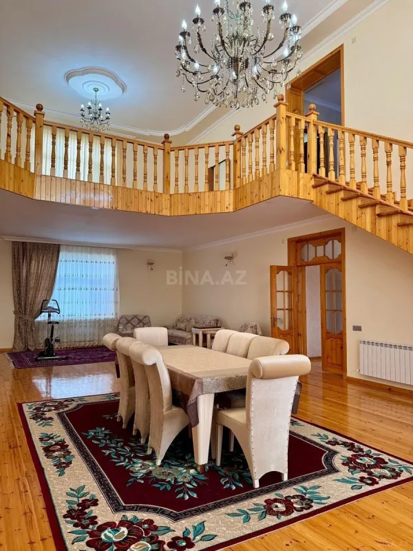 Satılır 7 otaqlı həyət evi 400 m²