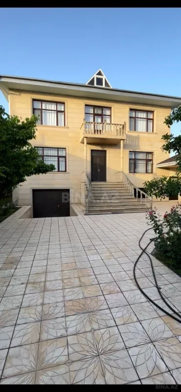 Satılır 7 otaqlı həyət evi 400 m²