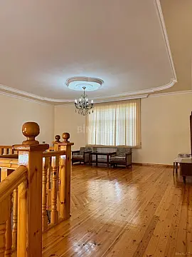 Satılır 7 otaqlı həyət evi 400 m²