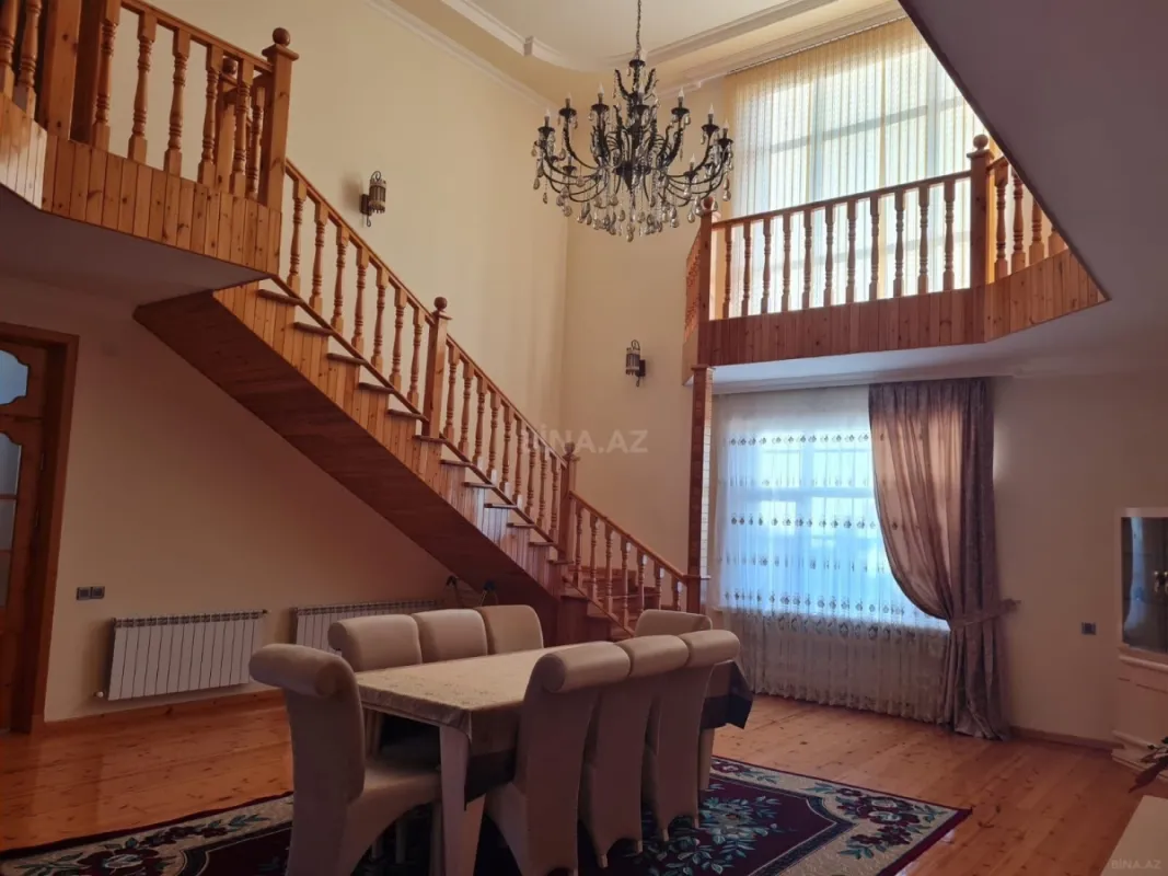 Satılır 7 otaqlı həyət evi 400 m²