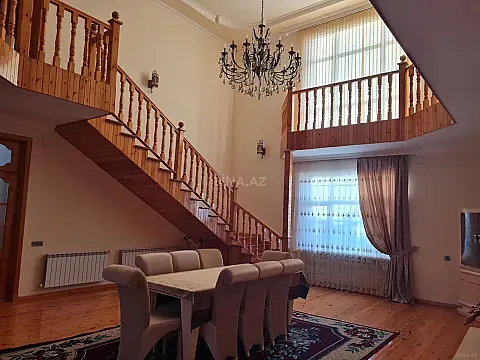 Satılır 7 otaqlı həyət evi 400 m² — Gəncə 7 otaq 400.00 m²