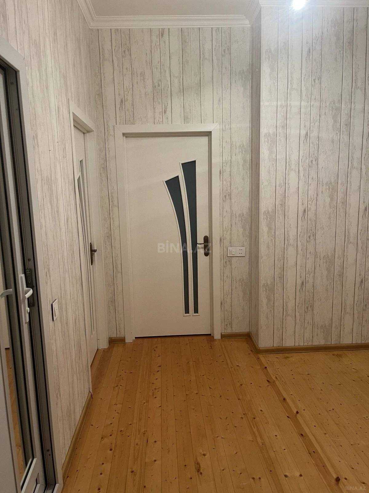 Kirayə verilir 2 otaqlı mənzil 63 m²