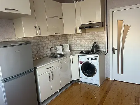 Kirayə verilir 2 otaqlı mənzil 63 m²