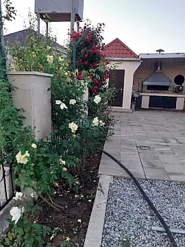 Satılır 5 otaqlı həyət evi 165 m²