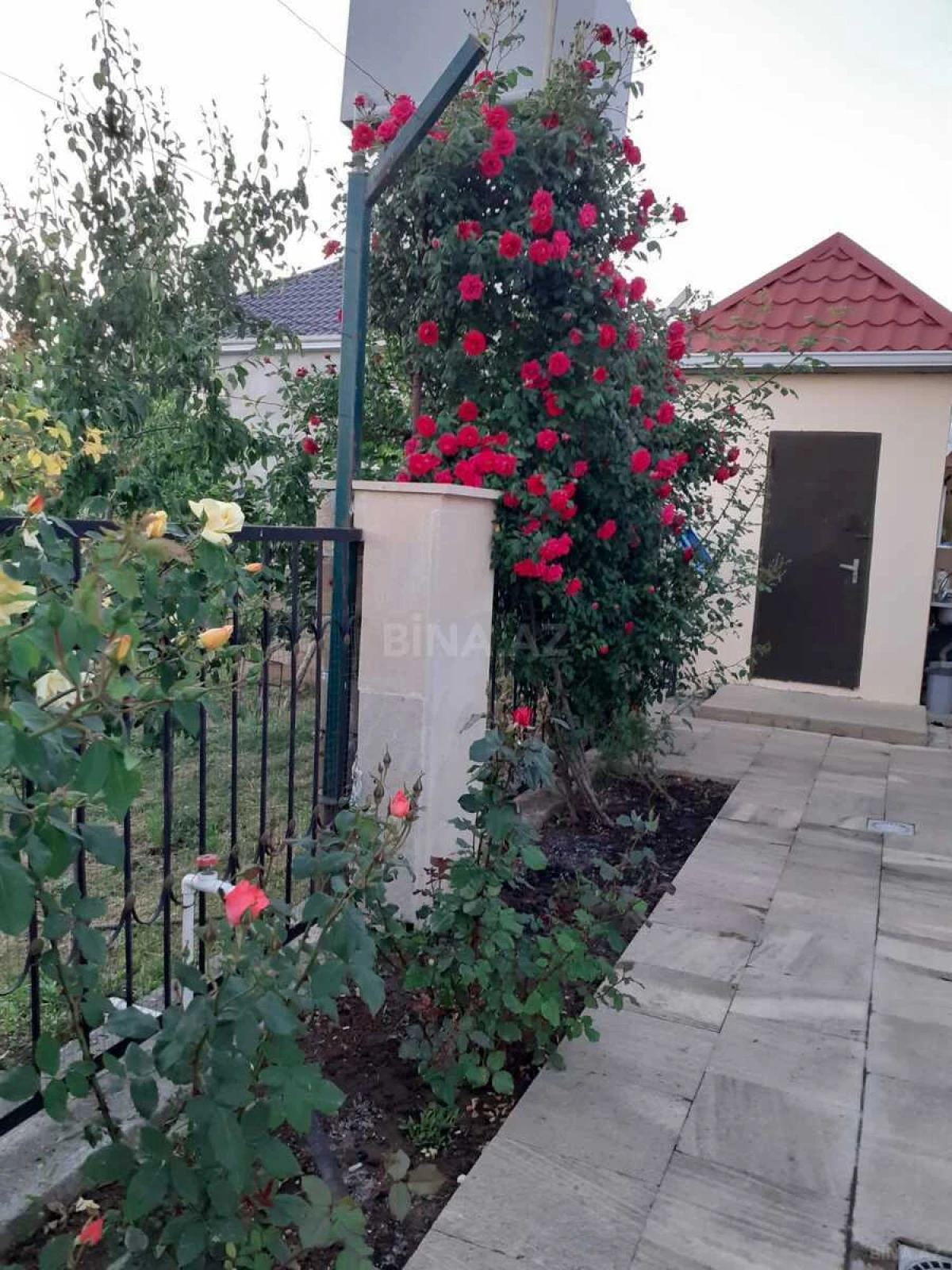 Satılır 5 otaqlı həyət evi 165 m²