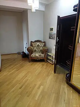 Kirayə verilir 3 otaqlı mənzil 125 m²