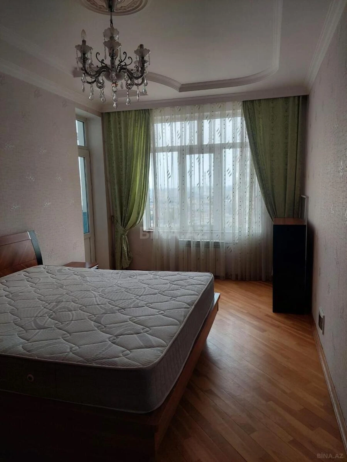 Kirayə verilir 3 otaqlı mənzil 125 m²
