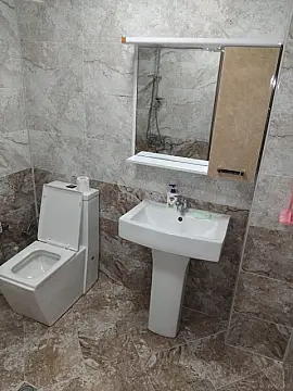Kirayə verilir 2 otaqlı mənzil 65 m²