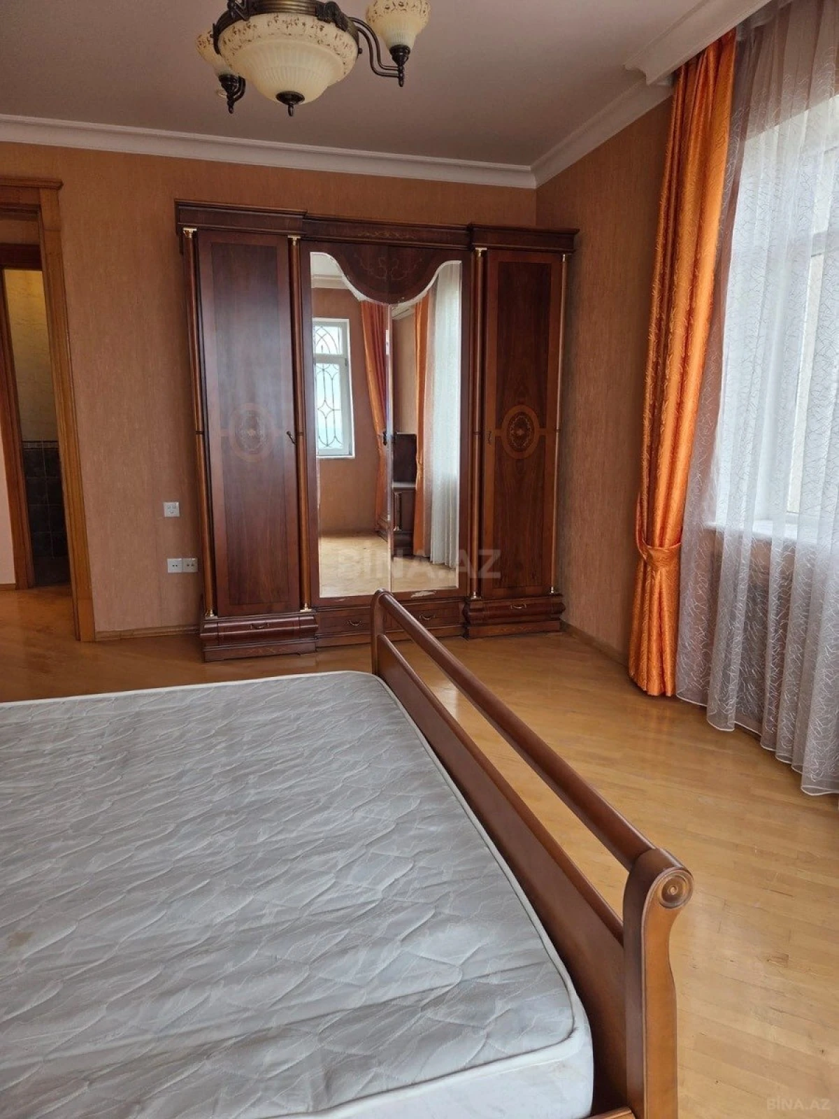 Kirayə verilir 5 otaqlı həyət evi 450 m²