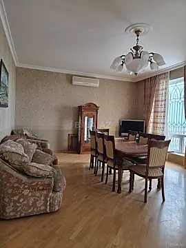 Kirayə verilir 5 otaqlı həyət evi 450 m² — Bakı, Badamdar 5 otaq 450.00 m²
