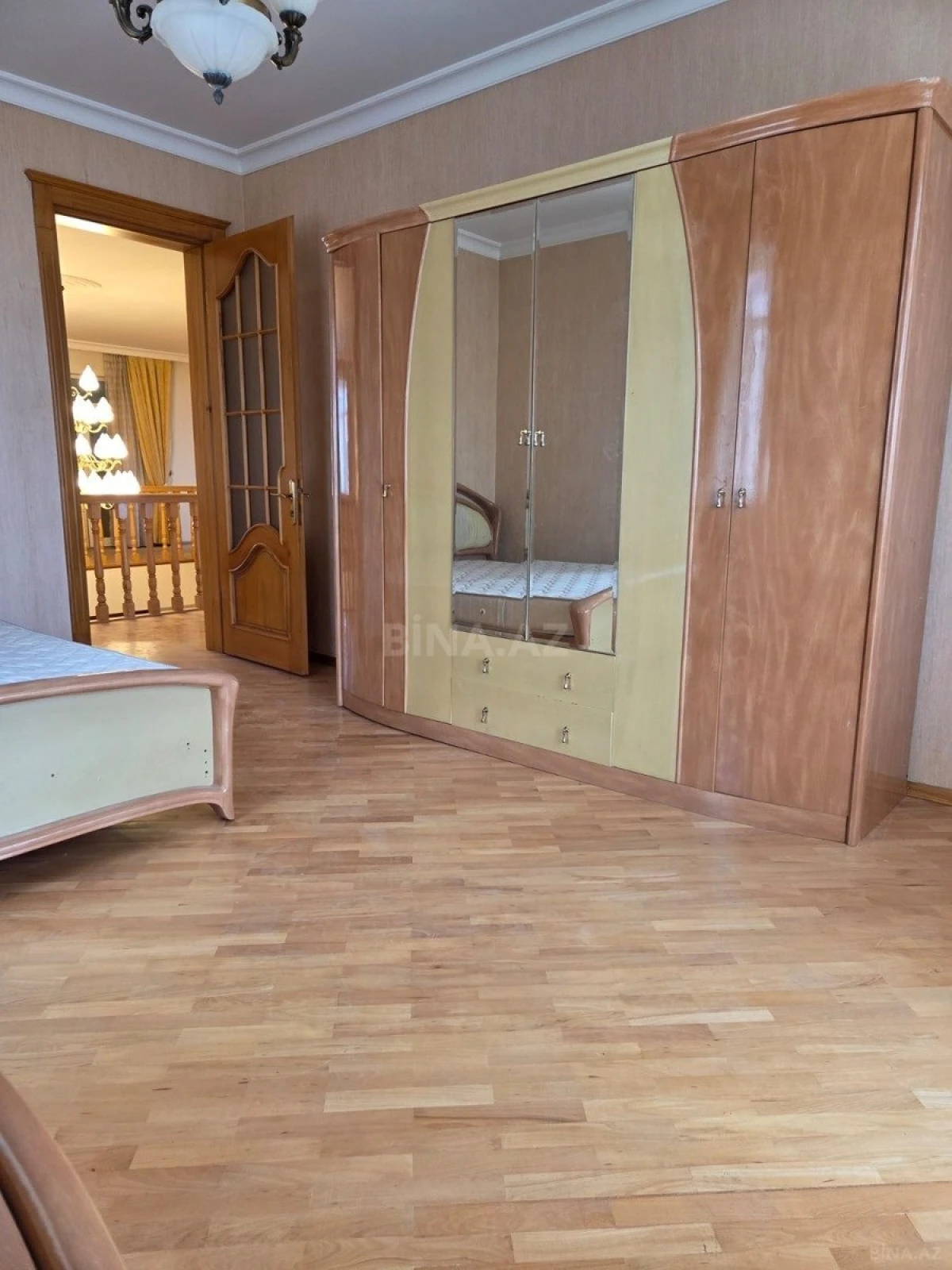 Kirayə verilir 5 otaqlı həyət evi 450 m²