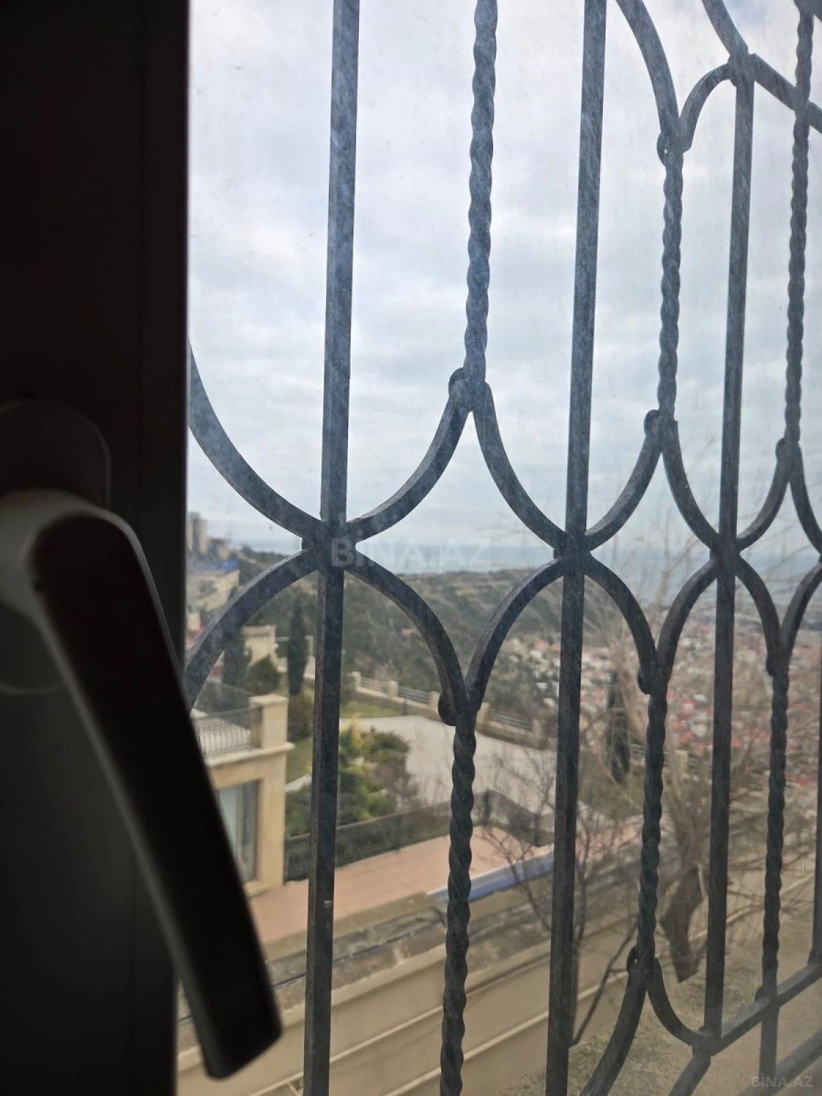 Kirayə verilir 5 otaqlı həyət evi 450 m²