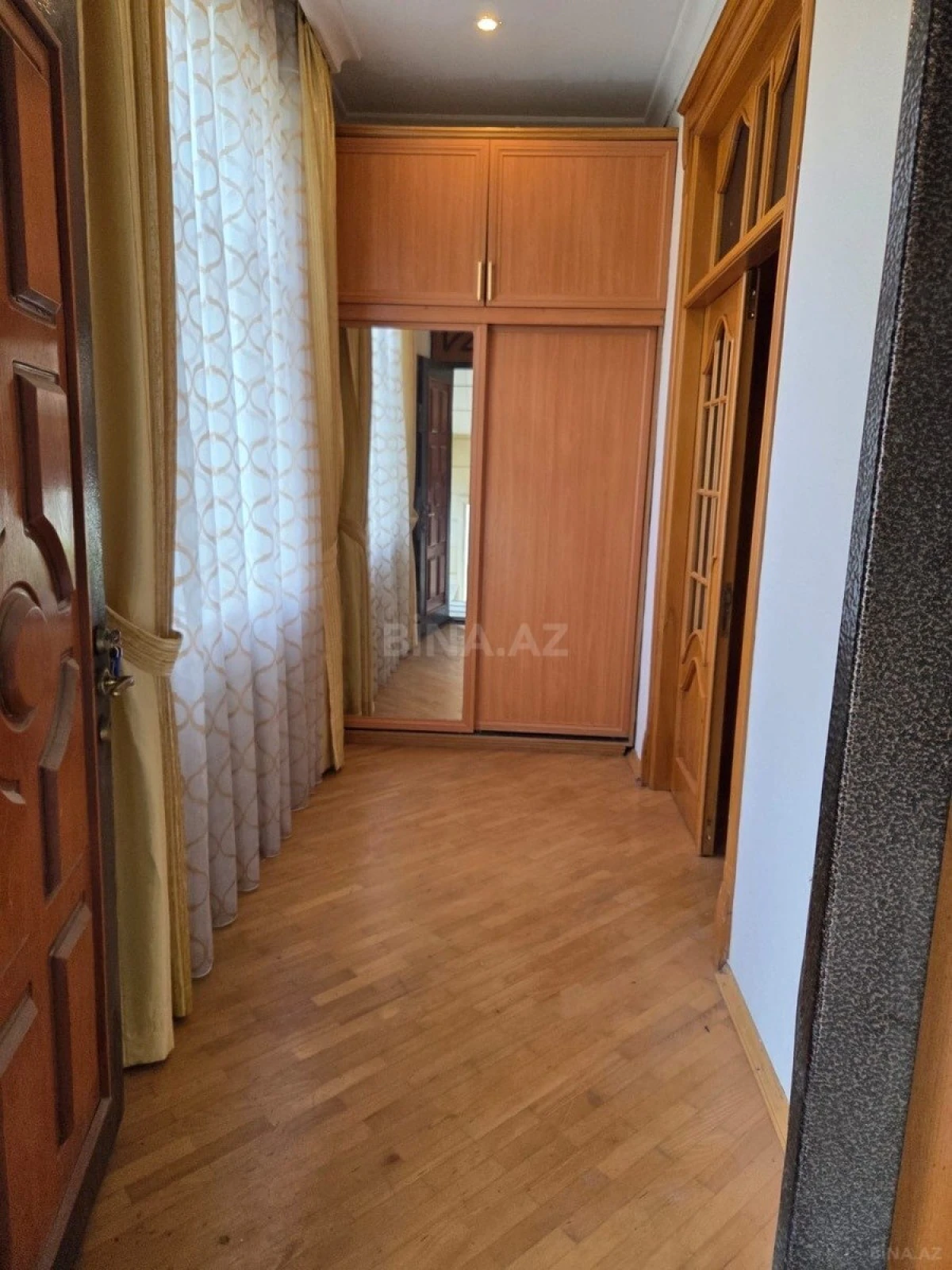 Kirayə verilir 5 otaqlı həyət evi 450 m²