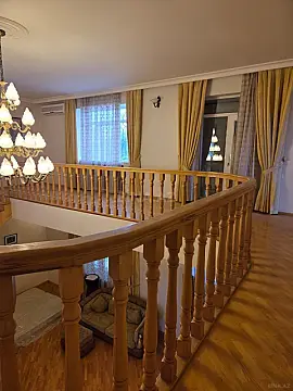 Kirayə verilir 5 otaqlı həyət evi 450 m²
