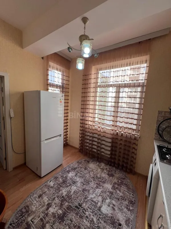 Kirayə verilir 2 otaqlı mənzil 55 m²