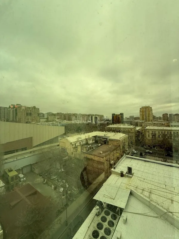 Satılır 4 otaqlı mənzil 234 m²