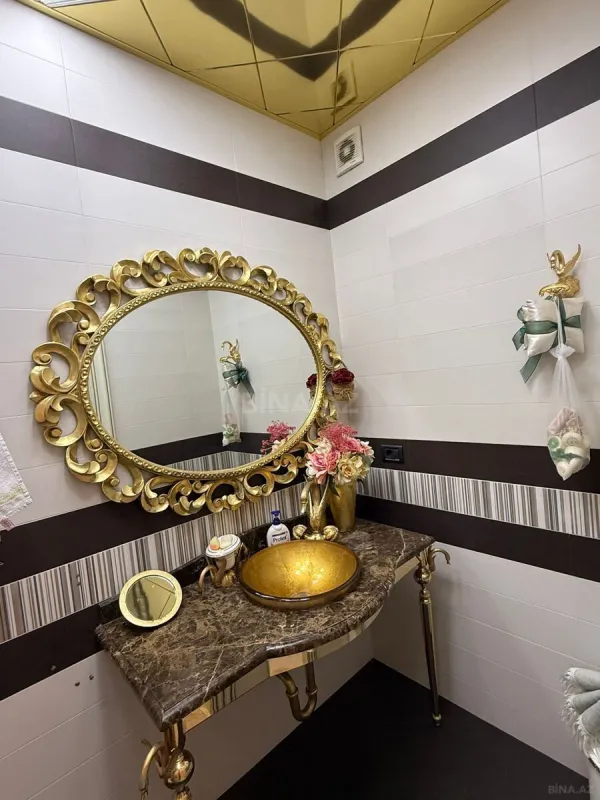 Satılır 4 otaqlı mənzil 234 m²