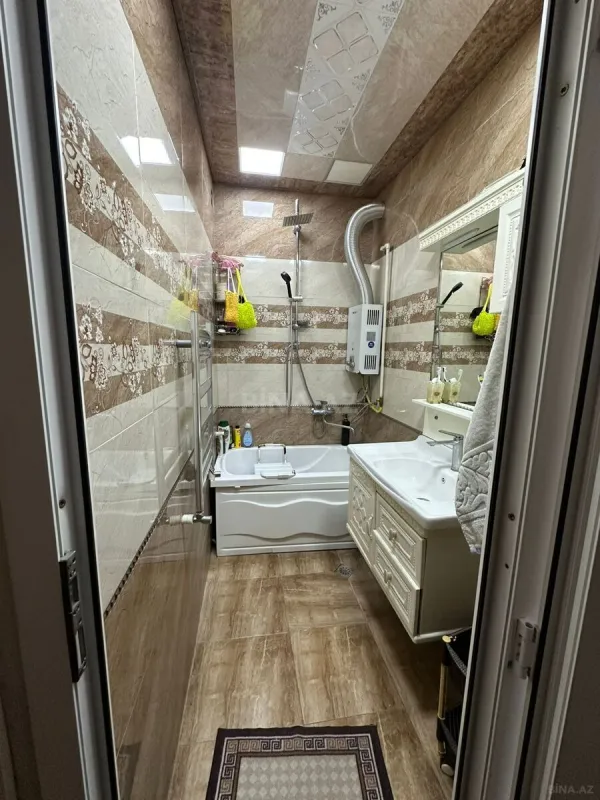 Satılır 4 otaqlı mənzil 120 m²