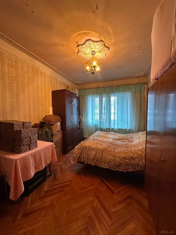 Satılır 4 otaqlı mənzil 120 m²