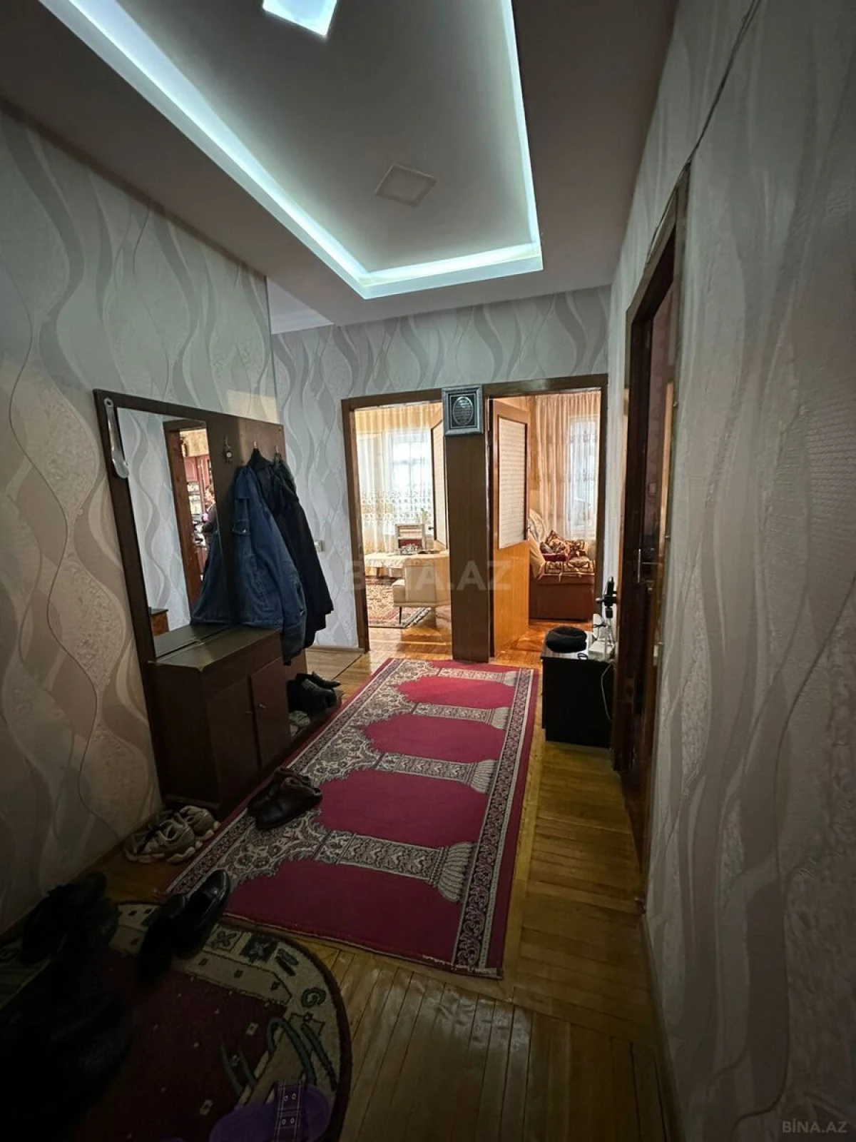 Satılır 4 otaqlı mənzil 120 m²