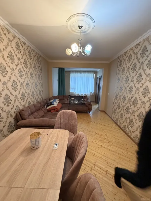 Kirayə verilir 2 otaqlı mənzil 60 m²