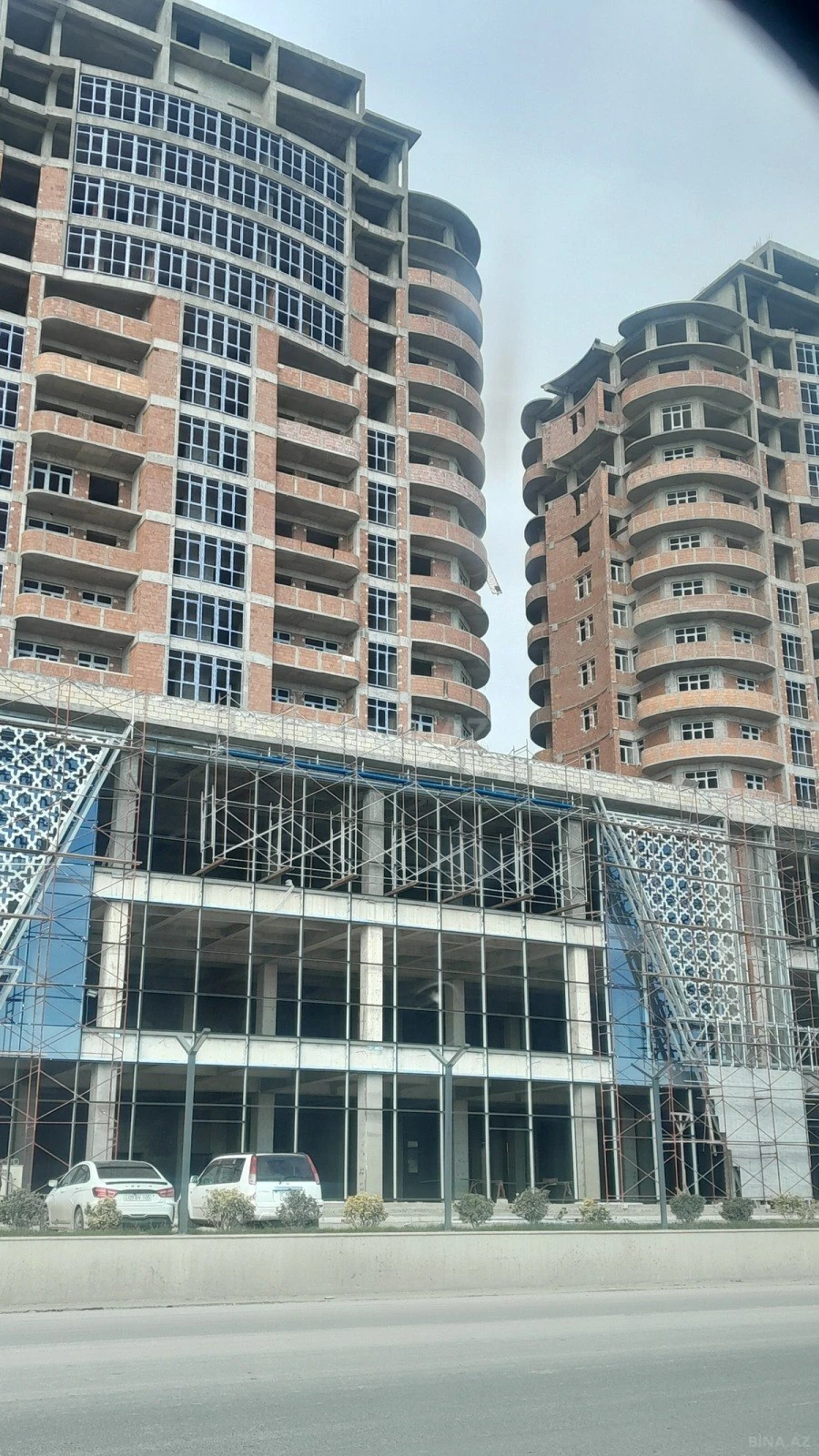 Satılır 2 otaqlı mənzil 77.8 m²