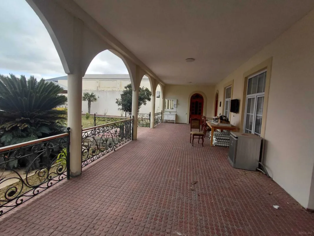 Satılır 4 otaqlı həyət evi 220 m²