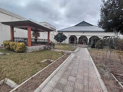 Satılır 4 otaqlı həyət evi 220 m²