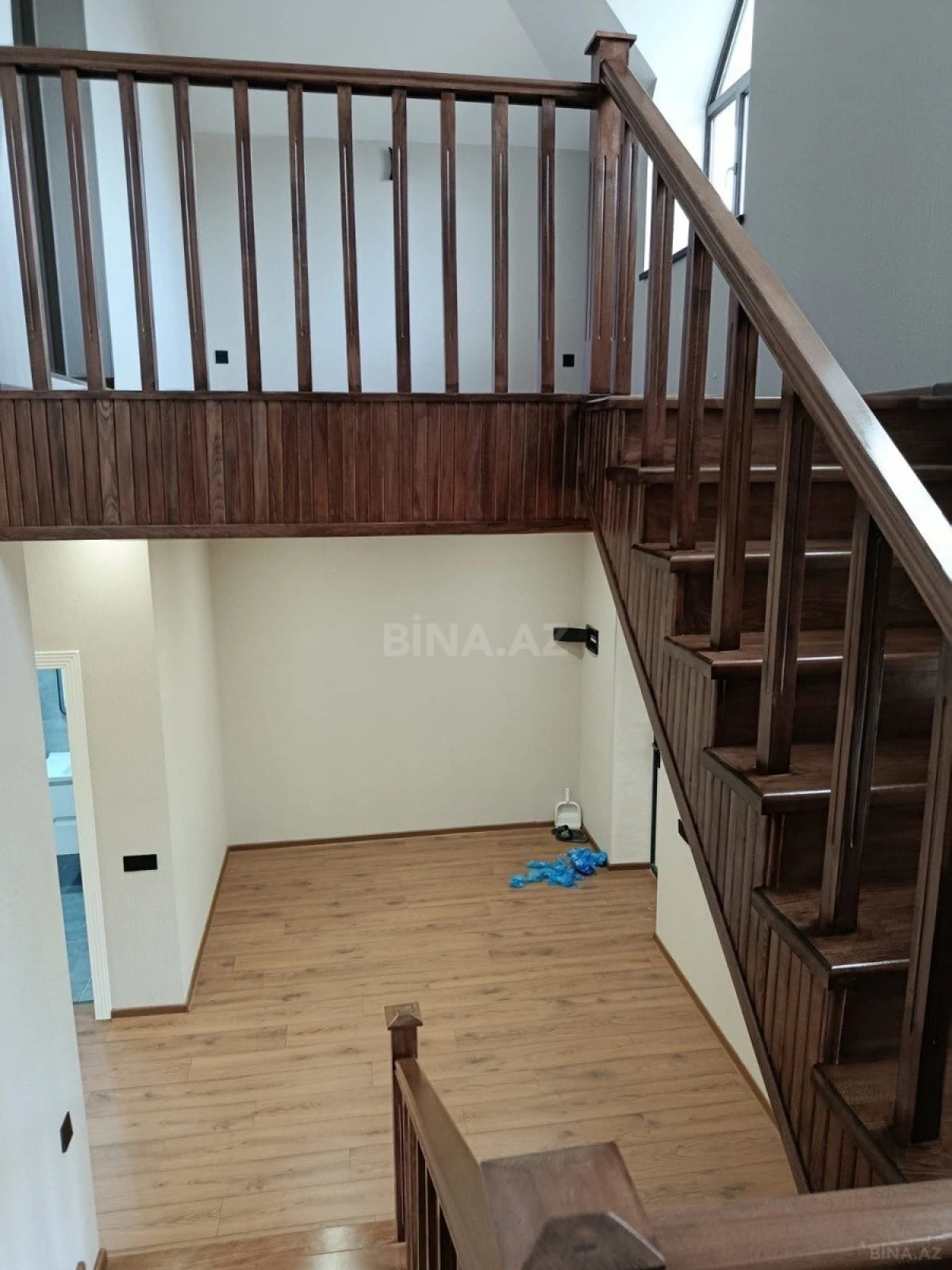 Satılır 4 otaqlı həyət evi 180 m²