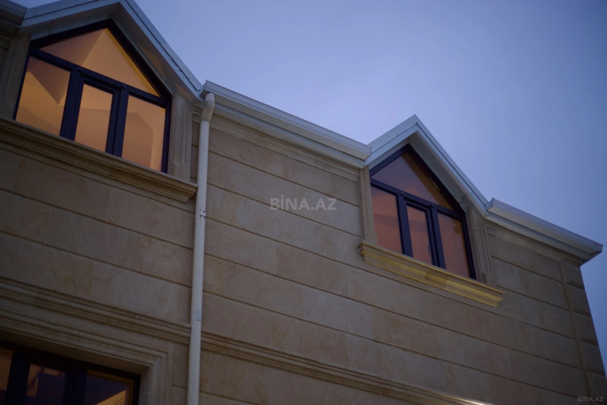 Satılır 4 otaqlı həyət evi 180 m²