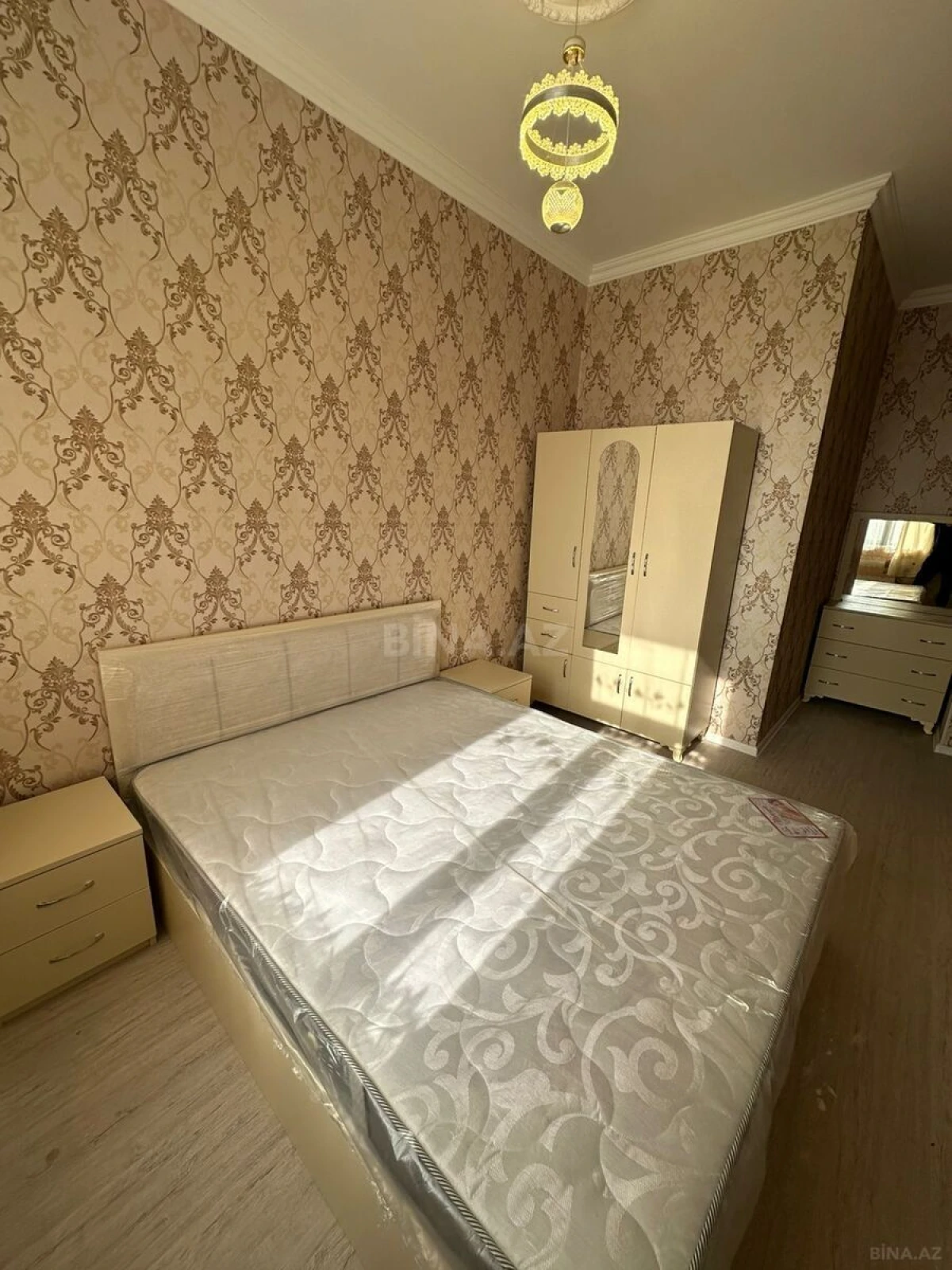 Kirayə verilir 2 otaqlı mənzil 65 m²