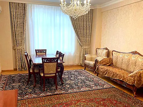 Satılır 3 otaqlı mənzil 106 m²