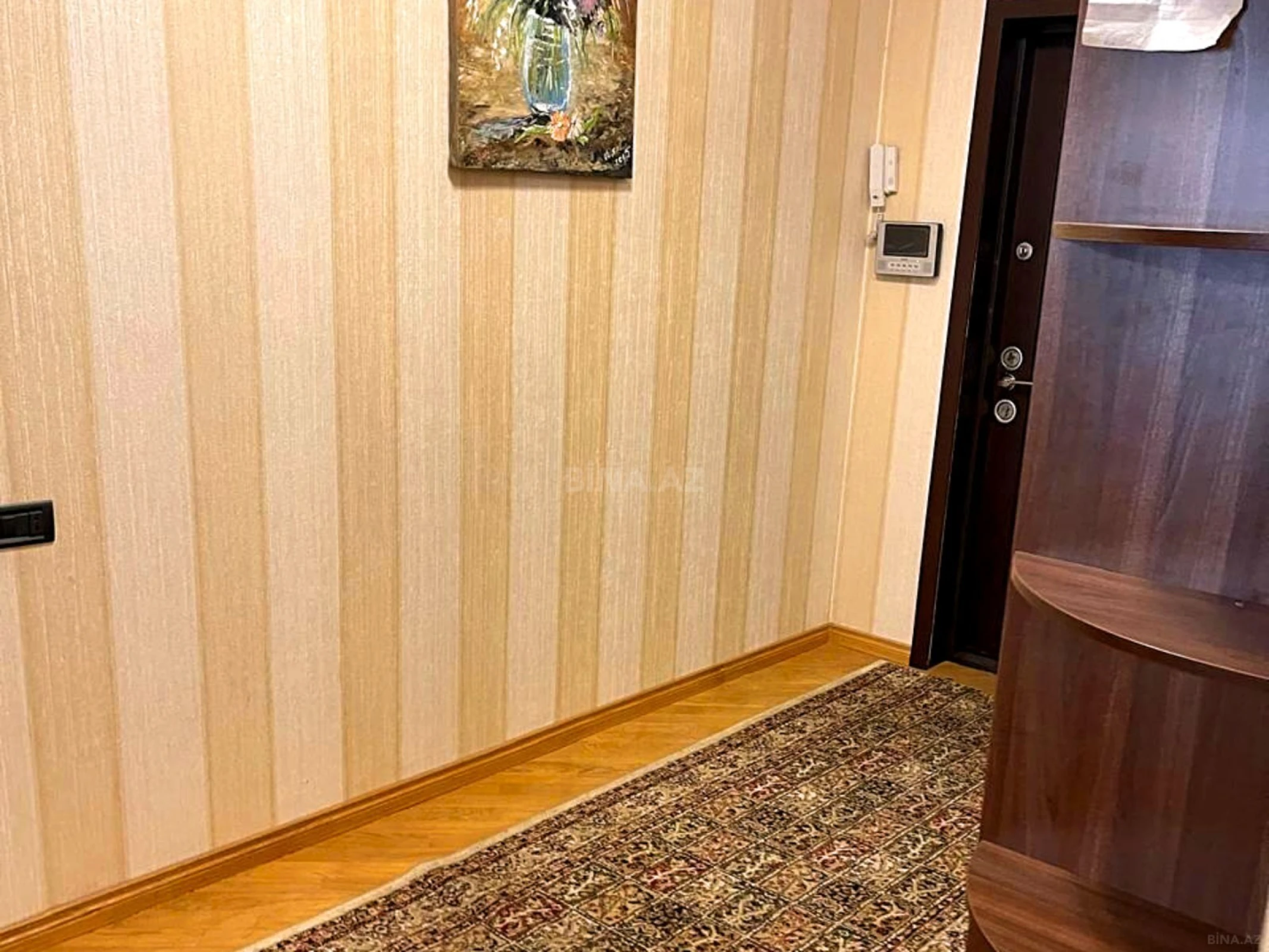 Satılır 3 otaqlı mənzil 106 m²