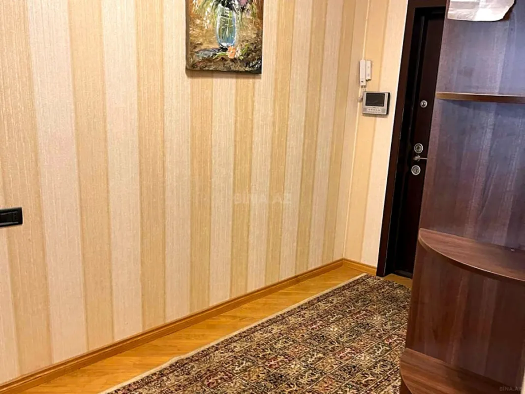 Satılır 3 otaqlı mənzil 106 m²