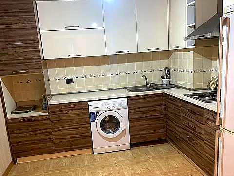 Satılır 3 otaqlı mənzil 106 m²