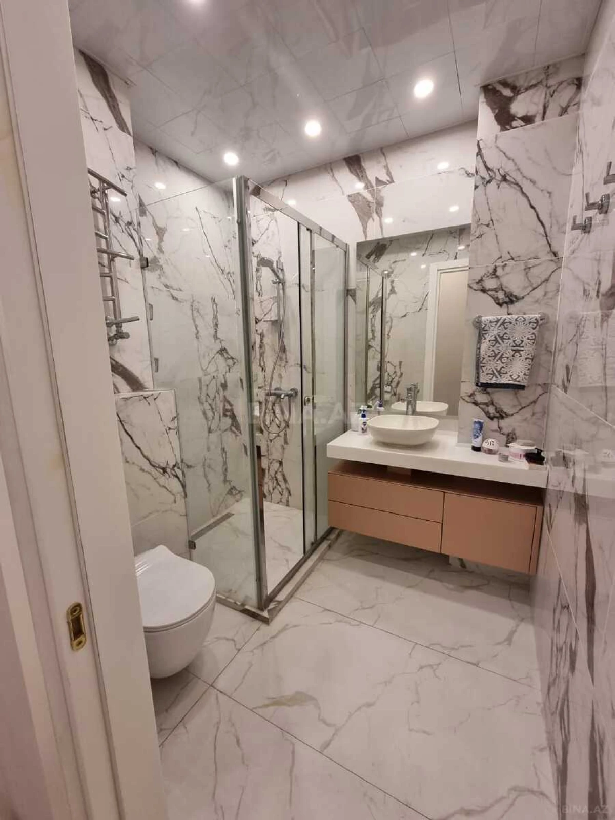 Kirayə verilir 3 otaqlı mənzil 95 m²