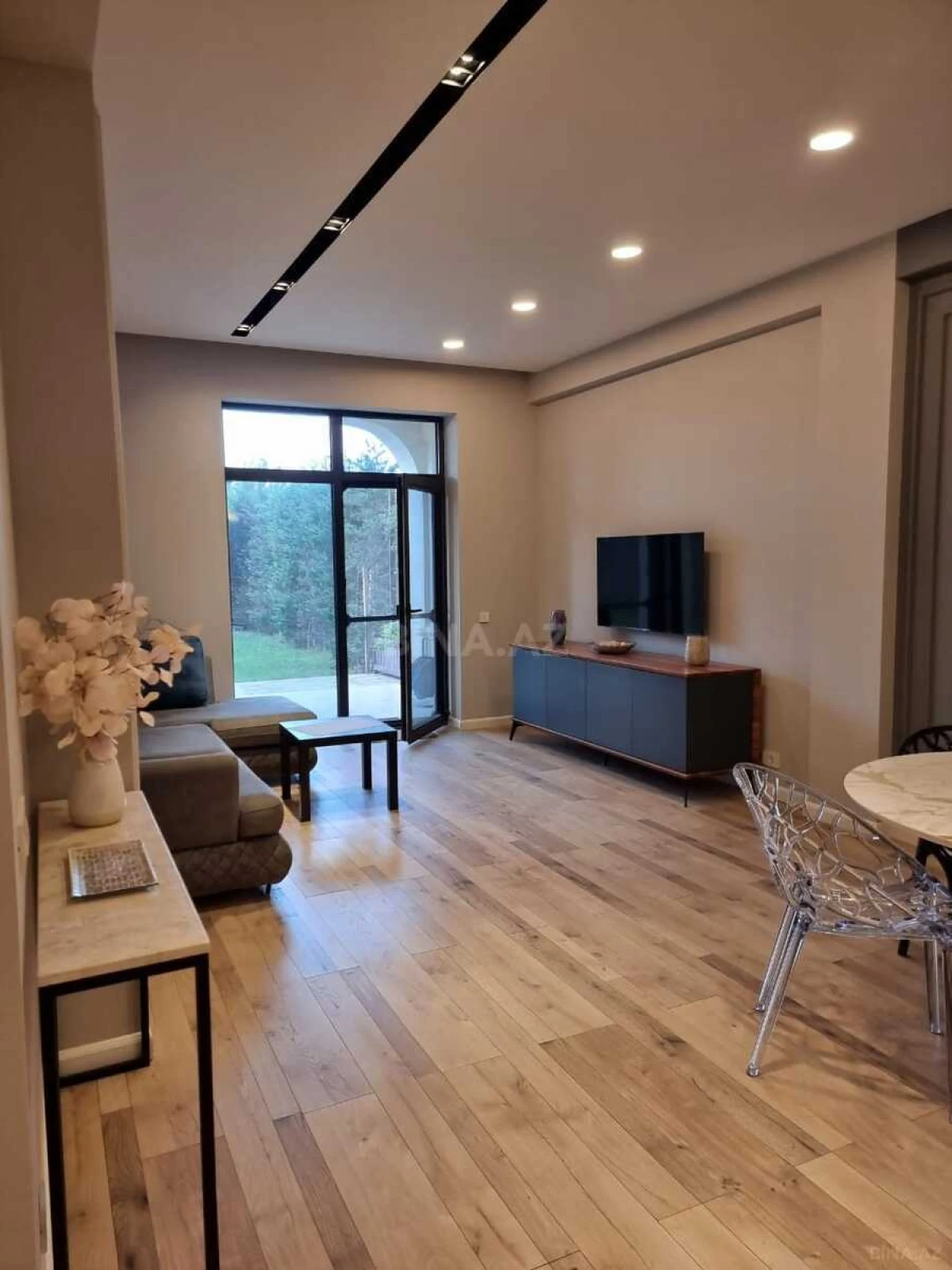 Kirayə verilir 3 otaqlı mənzil 95 m²